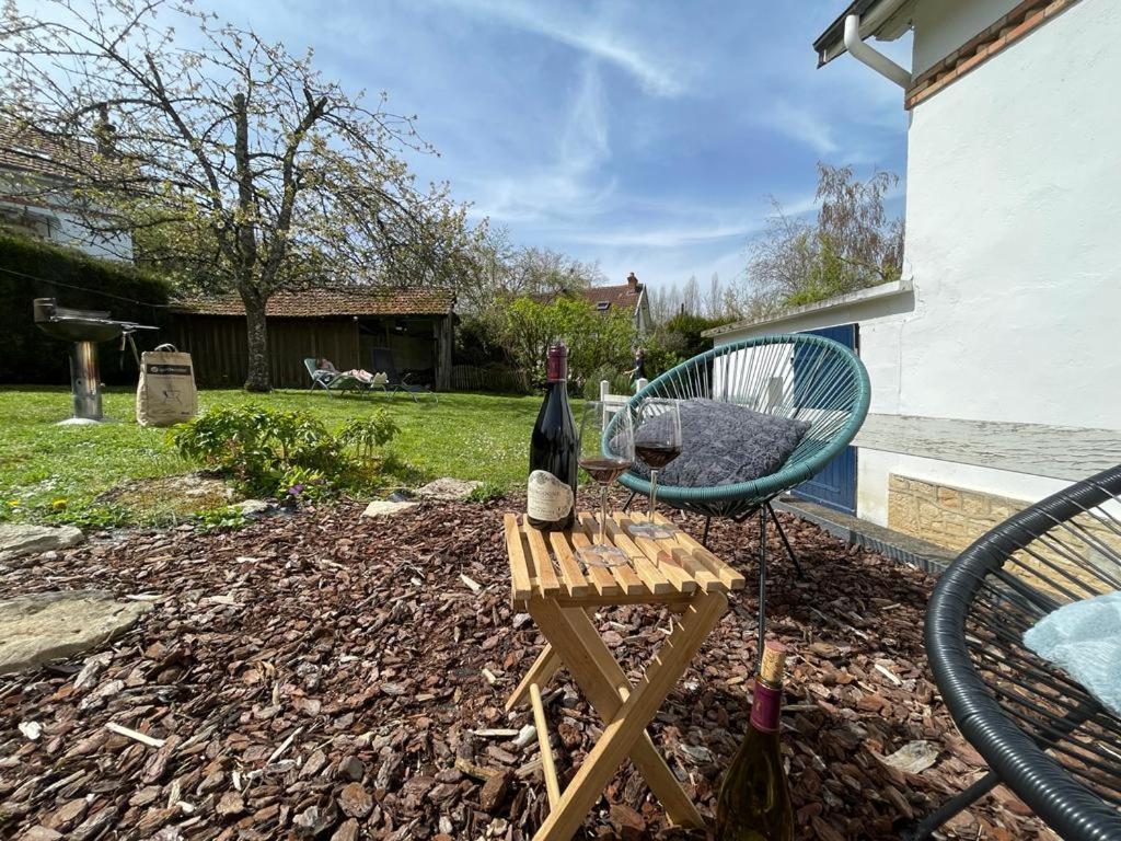 Charmante Maison Bourguignonne Avec Grand Jardin Et Parking モンバール エクステリア 写真