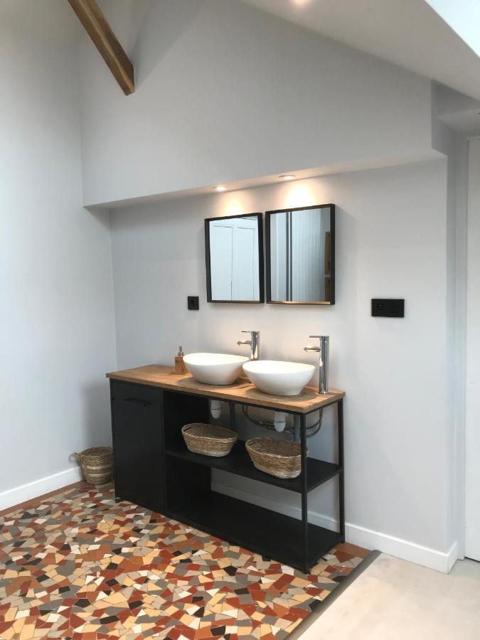 Charmante Maison Bourguignonne Avec Grand Jardin Et Parking モンバール エクステリア 写真